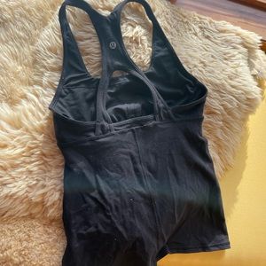 Lululemon tank top with shelf bra